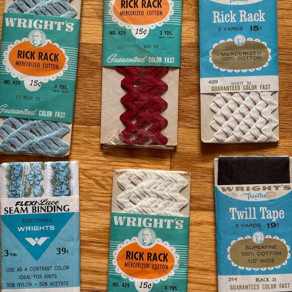 Sewing Notions and Thread Bundle Vintage - Picture 5 of 16